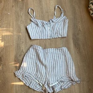 Forever 21 two-piece halter top and shorts small meduim red white blue